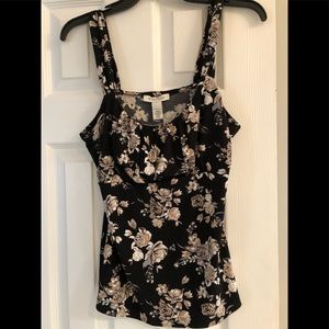 White House black market shell top